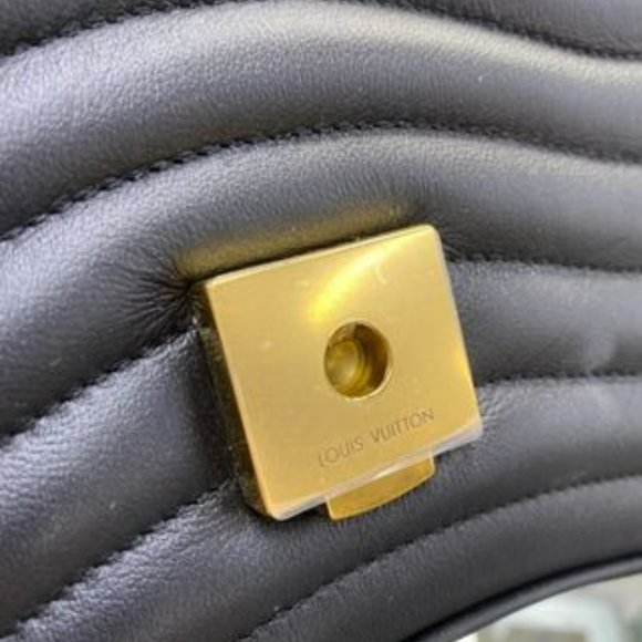 Louis Vuitton Wave - Picture 6 of 14